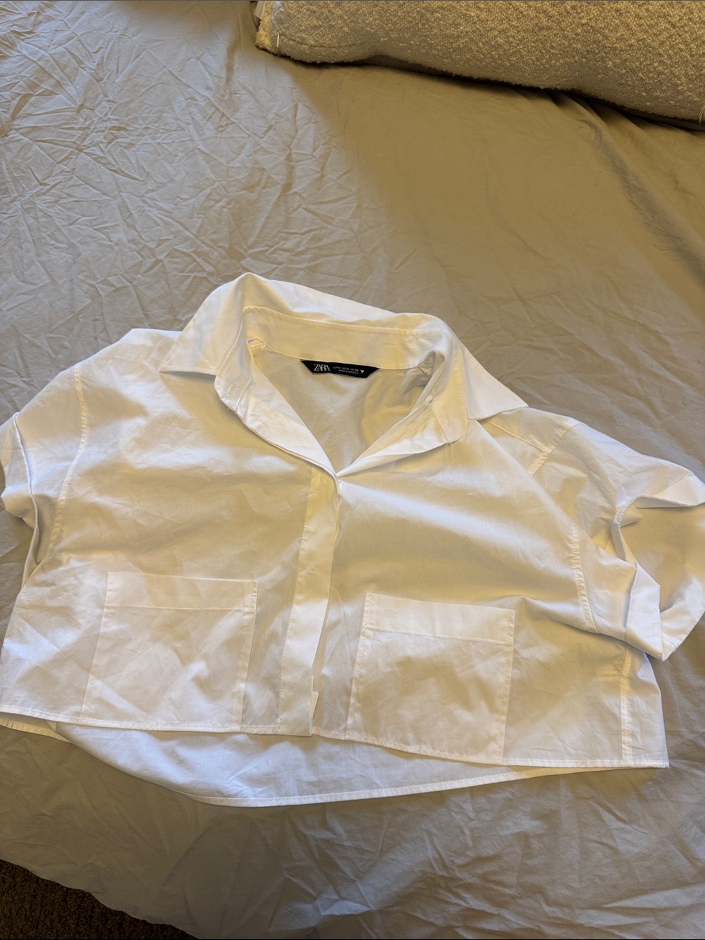 Zara White Cropped Button-Down Shirt with Front Pockets